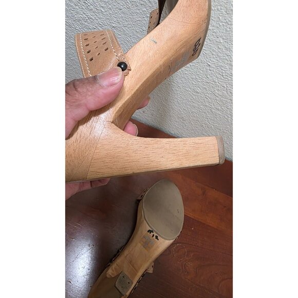 Nine West Tan Wood Platform Block Perforated Leather Heeled Sandals Size 9 - Picture 10 of 10